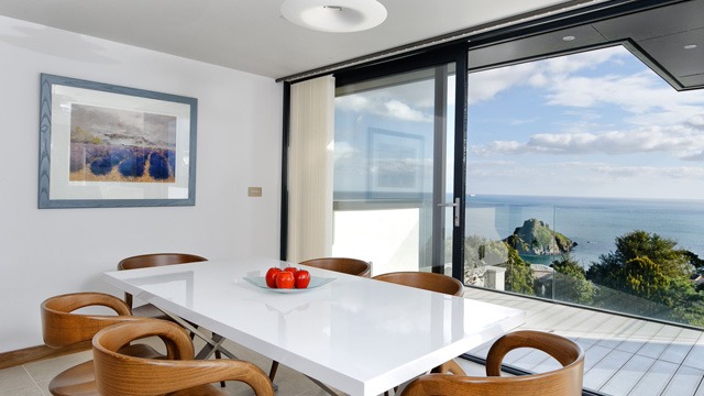 建筑隔热膜怎么保养？